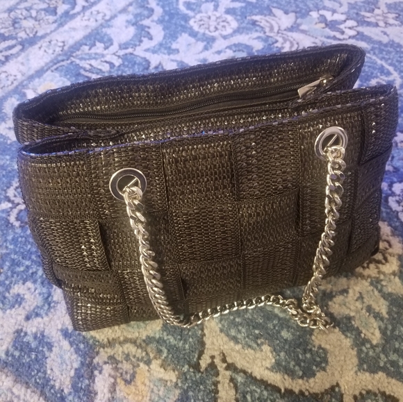 Alma Tonutti Handbags - Alma Tonutti black and sliver hand bag.